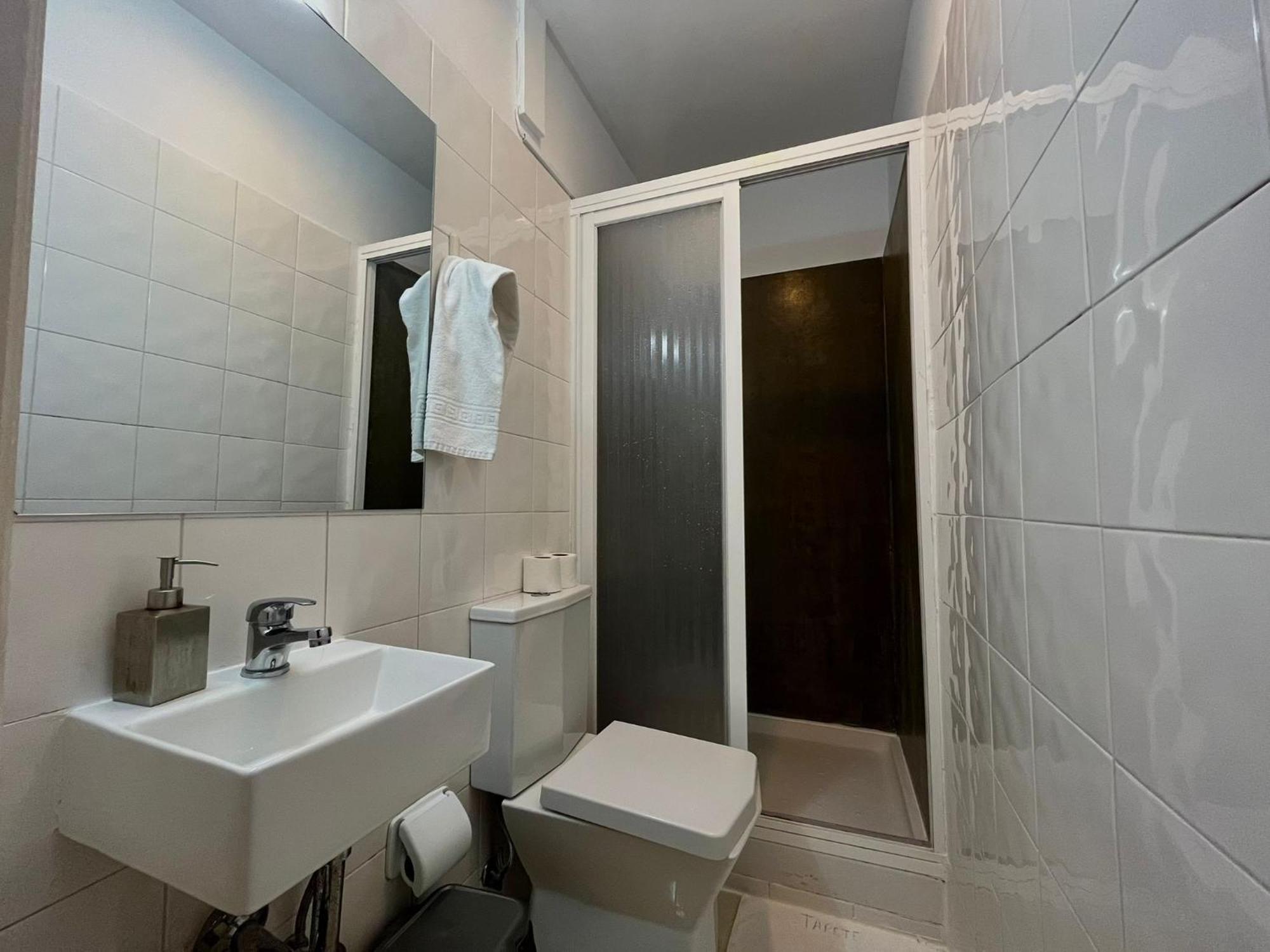 2 Bedroom, 2 Bathroom Apartment - Travessa Da Madalena Lisbon Exterior photo